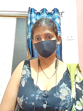 Snapshot of Sonalihot_ chatting on October 4, 5:44 pm Sonalihot online show from October 4, 5:44 pm