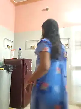Snapshot of Sonalihot_ chatting on October 9, 4:10 am Sonalihot online show from October 9, 4:10 am