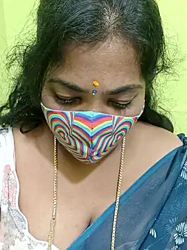 Snapshot of Tamil_Mithra chatting on April 22, 9:33 am Tamil Mithra online show from April 22, 9:33 am