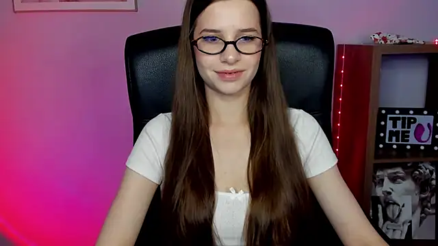 LuxMaya online show from April 14, 6:52 am