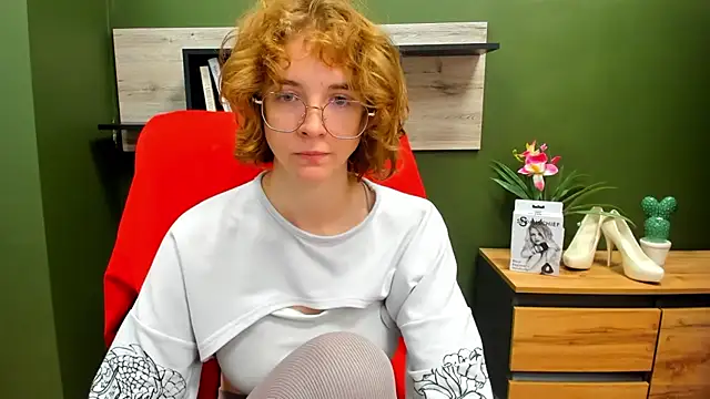 juicyPenny online show from September 17, 6:26 am