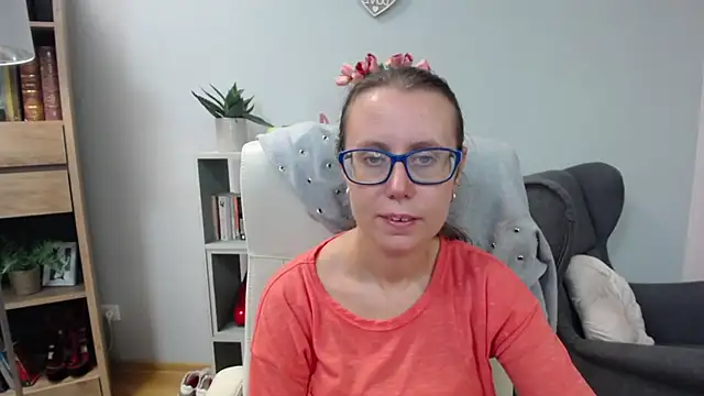 Snapshot of sweetxLizzy chatting on July 8, 4:28 am sweetxLizzy online show from July 8, 4:28 am
