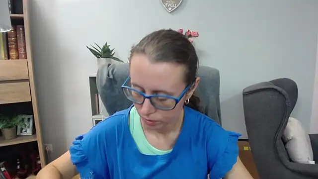 Snapshot of sweetxLizzy chatting on July 23, 4:43 am sweetxLizzy online show from July 23, 4:43 am