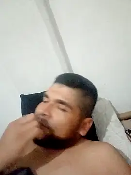 Snapshot of RandalHot chatting on June 14, 2:35 am RandalHot online show from June 14, 2:35 am