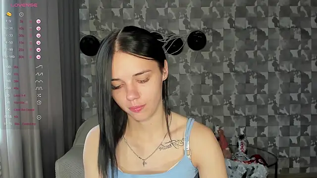 Snapshot of Kseni_a chatting on October 28, 8:51 am Kseni a online show from October 28, 8:51 am