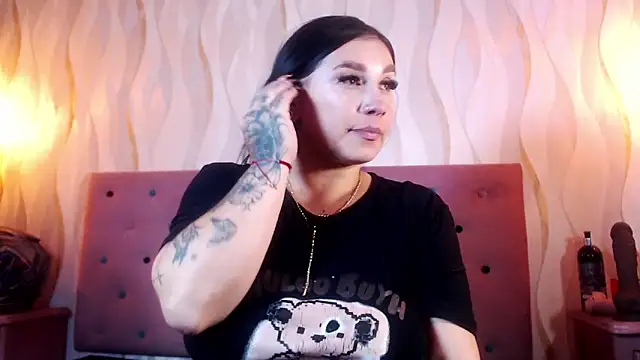 Snapshot of Naomi_Braunx chatting on June 15, 3:58 pm Naomi Braunx online show from June 15, 3:58 pm