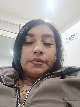 Snapshot of Naomi_Braunx chatting on July 4, 11:38 am Naomi Braunx online show from July 4, 11:38 am