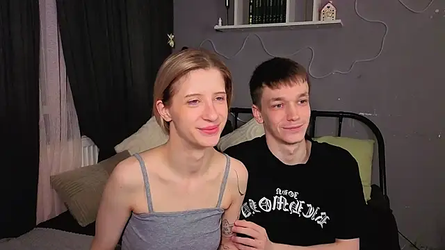 Snapshot of Lewis_and_Marta chatting on October 7, 4:26 pm Lewis and Marta online show from October 7, 4:26 pm