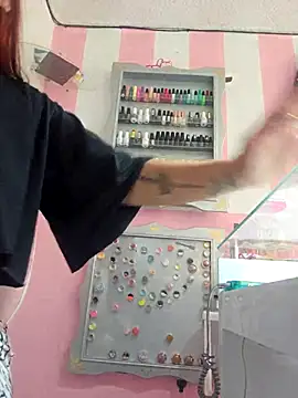 Snapshot of sandy_y chatting on November 12, 4:18 pm sandy y online show from November 12, 4:18 pm