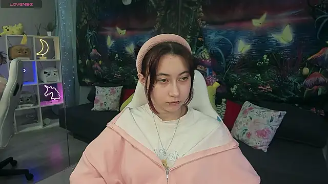 ClaraParks online show from February 4, 8:36 pm