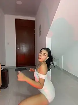 Snapshot of Lily__18 chatting on November 14, 3:16 am Lily 18 online show from November 14, 3:16 am