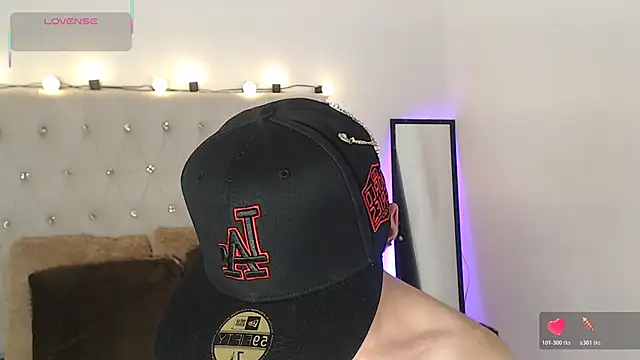 Dulcey  online show from January 15, 3:55 am