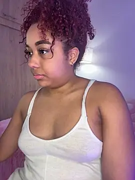 Snapshot of _Zahara_ chatting on October 3, 12:18 am Zahara online show from October 3, 12:18 am