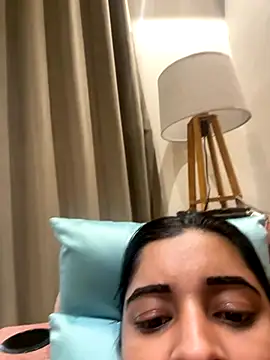 Snapshot of desitease chatting on November 17, 11:27 am desitease online show from November 17, 11:27 am