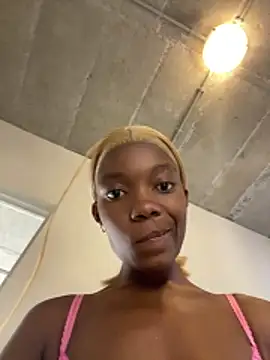 prettydollyy online show from April 11, 7:35 am