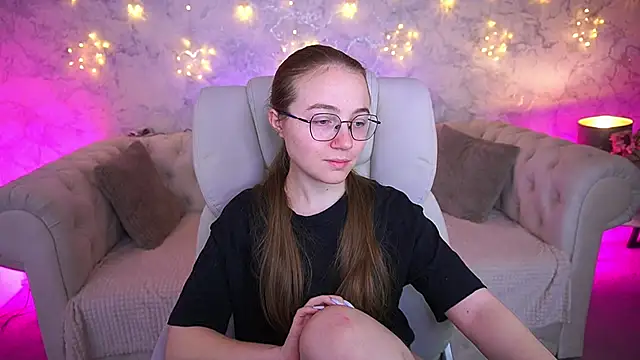 ArrinaWairr online show from March 18, 7:11 am