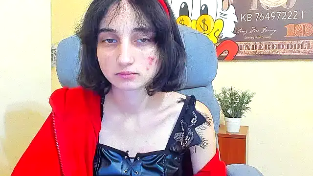 Snapshot of Marri-Stella chatting on December 4, 10:02 am Marri-Stella online show from December 4, 10:02 am