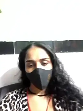 Snapshot of Zoya_G chatting on December 18, 11:05 am Zoya G online show from December 18, 11:05 am