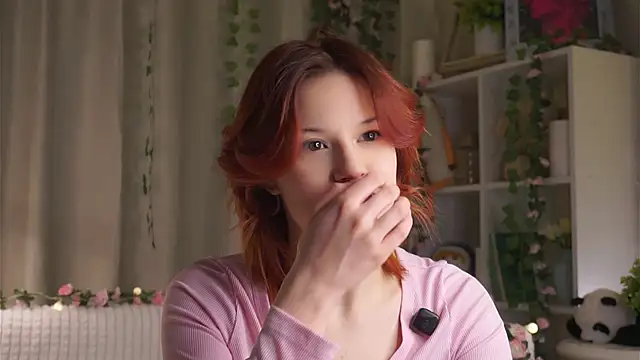 Snapshot of BlytheBenny chatting on November 28, 12:02 am BlytheBenny online show from November 28, 12:02 am