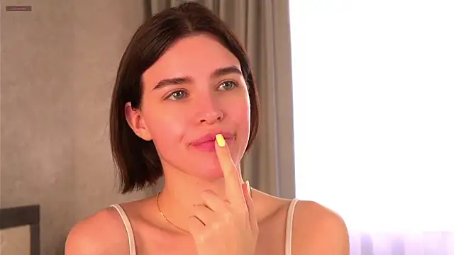 EleneButton online show from March 31, 1:18 am