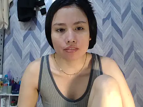 UrKitty lover18 online show from February 23, 7:11 pm