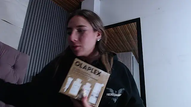 Bonnali lune online show from February 25, 10:30 pm