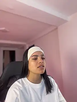 JuanitaMore01 online show from March 24, 9:20 pm