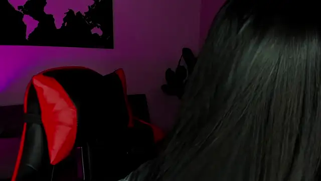 ZoeValencia1 online show from April 17, 11:35 am