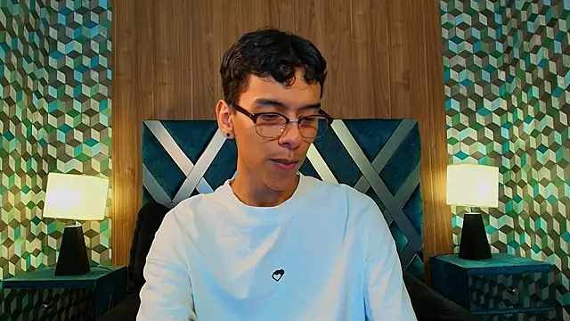 Aiden Royce online show from October 15, 5:07 am