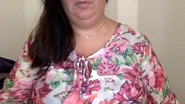 Snapshot of LaReginaNera chatting on July 1, 7:32 am LaReginaNera online show from July 1, 7:32 am