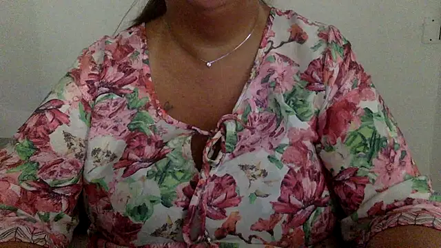 Snapshot of LaReginaNera chatting on July 21, 7:43 am LaReginaNera online show from July 21, 7:43 am
