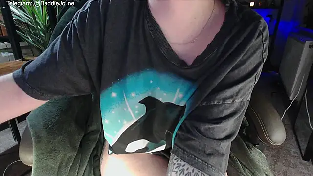 Snapshot of BaddieJoline chatting on November 24, 7:24 pm BaddieJoline online show from November 24, 7:24 pm