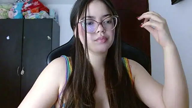 Valentina2390 online show from May 12, 2:52 am