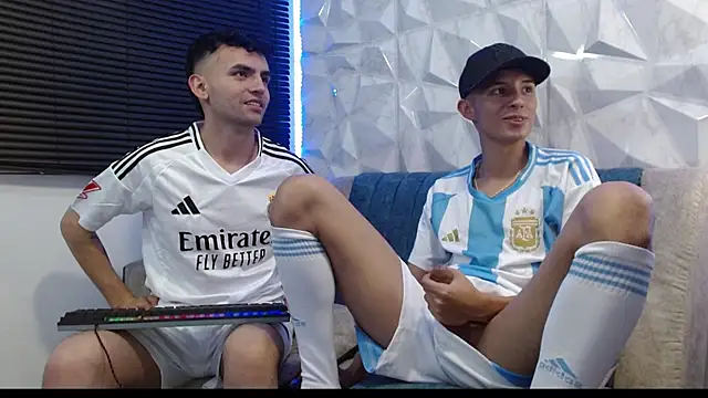 Snapshot of Isaac_tan chatting on September 27, 4:06 am Isaac tan online show from September 27, 4:06 am