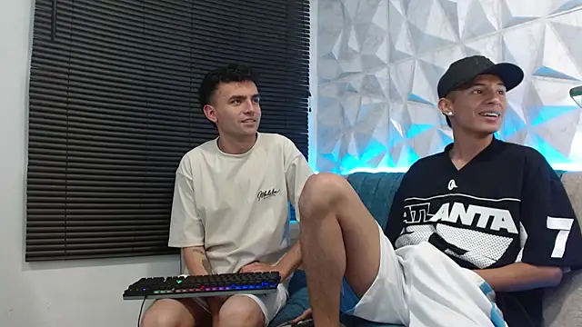 Snapshot of Isaac_tan chatting on October 11, 4:12 am Isaac tan online show from October 11, 4:12 am