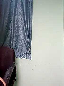 Snapshot of shrutee12 chatting on July 22, 7:27 pm shrutee12 online show from July 22, 7:27 pm
