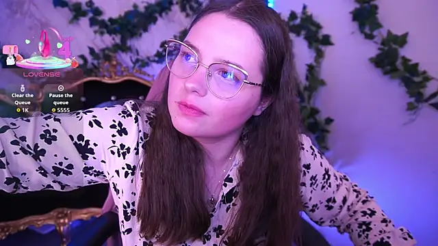 SophieDreamss online show from October 31, 2:40 pm