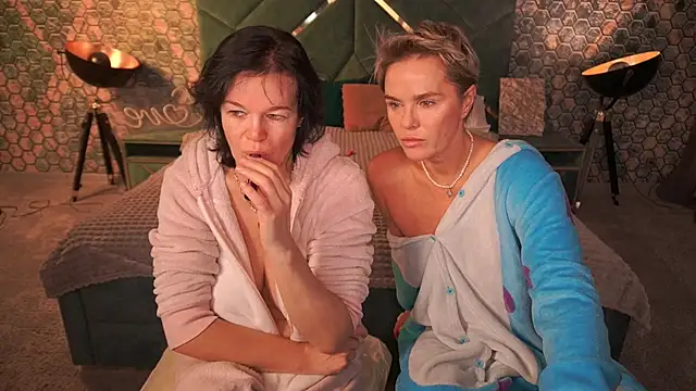 PleasureWeCouple online show from November 18, 6:51 am