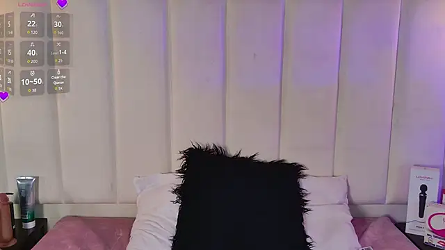 Snapshot of ChloeJoness_ chatting on December 17, 8:04 pm ChloeJoness online show from December 17, 8:04 pm