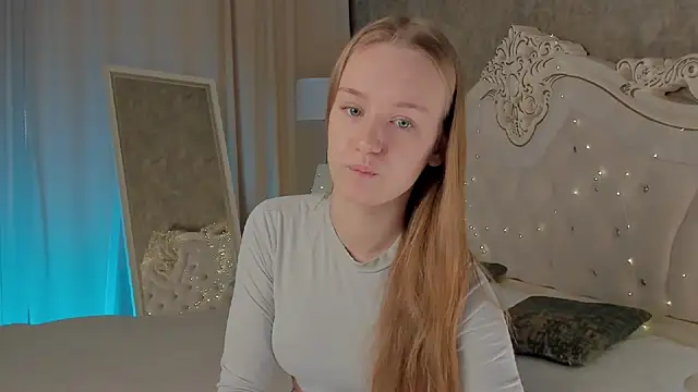 Snapshot of Lucy_Shaw chatting on October 5, 8:56 am Lucy Shaw online show from October 5, 8:56 am