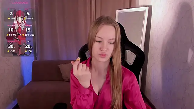 Snapshot of Lucy_Shaw chatting on November 8, 7:19 am Lucy Shaw online show from November 8, 7:19 am