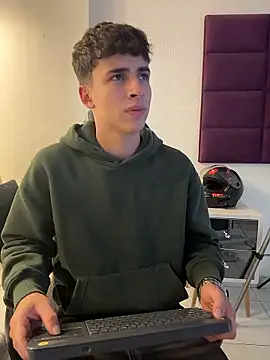 AdrianRinaldi online show from January 7, 8:00 pm