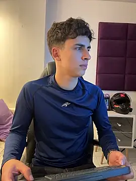 AdrianRinaldi online show from January 8, 8:00 pm