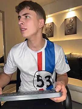 AdrianRinaldi online show from April 7, 8:09 pm