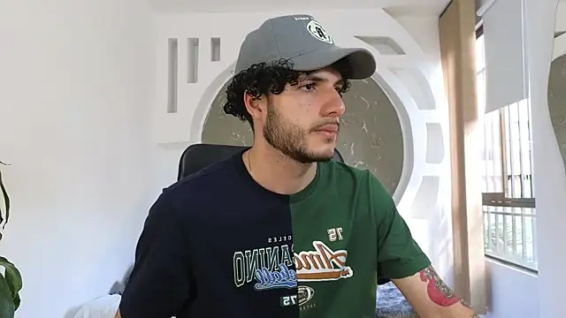 Rafael Mendezz online show from November 2, 8:33 pm