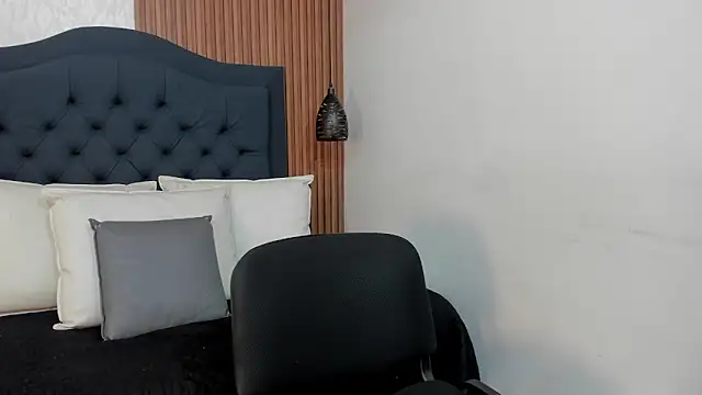 Hisoka 011 online show from April 11, 7:51 pm