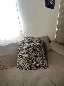 Snapshot of TatiTits chatting on December 17, 7:42 pm TatiTits online show from December 17, 7:42 pm