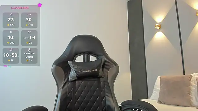 samantha 17  online show from April 15, 12:17 am