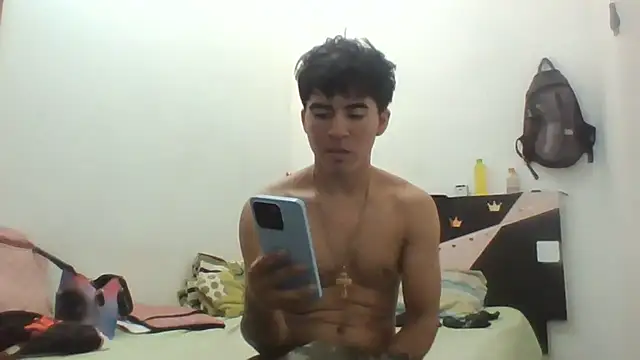 Snapshot of Babydemilk chatting on June 20, 3:04 pm Babydemilk online show from June 20, 3:04 pm
