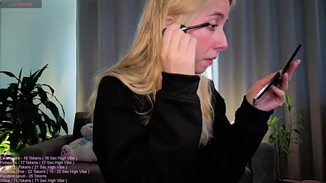 Snapshot of _LittleSammy chatting on May 22, 5:29 pm LittleSammy online show from May 22, 5:29 pm